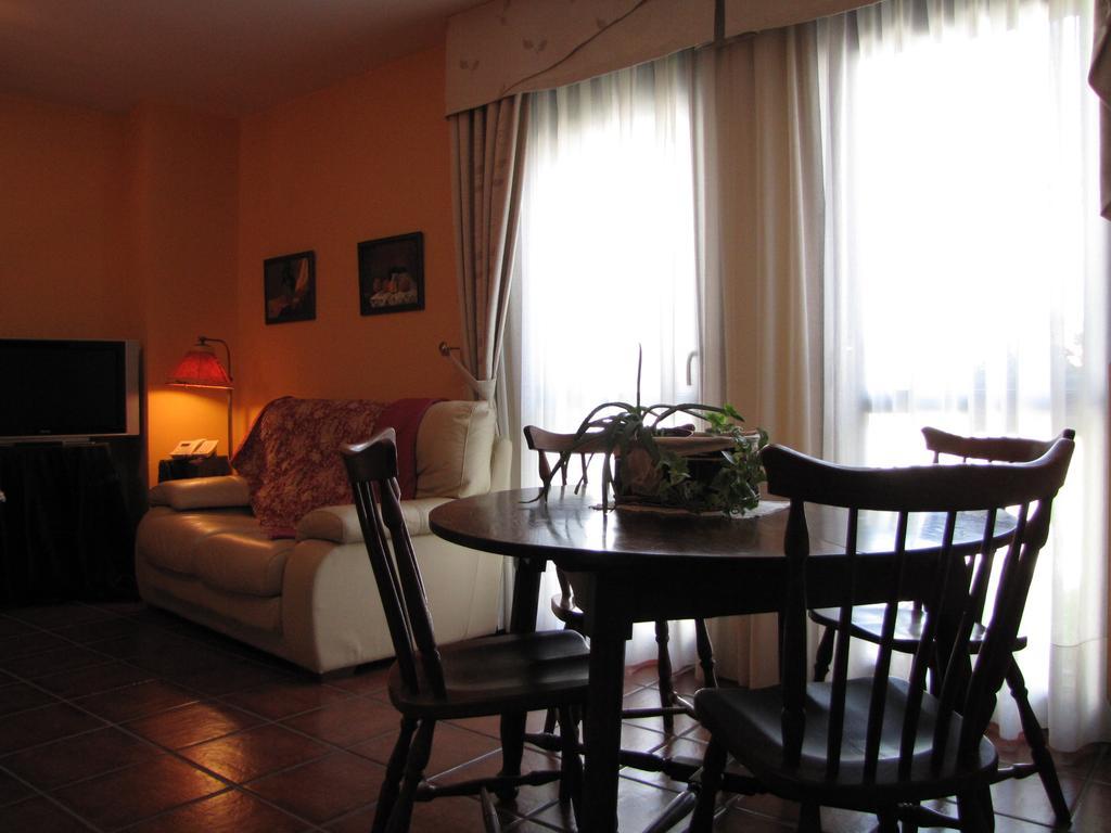 Hostal Rural Huartearena Iza Exteriör bild
